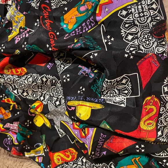 Nicole Miller Scarf: The TEXAS PISTOLS - Picture 5 of 8